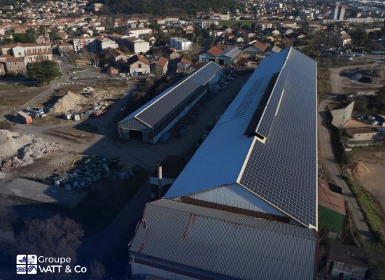 Pose de panneaux photovoltaïques sur toiture