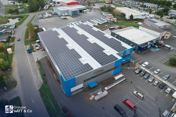 Recouverture de toiture en panneaux photovoltaïques par le Groupe WATT & CO